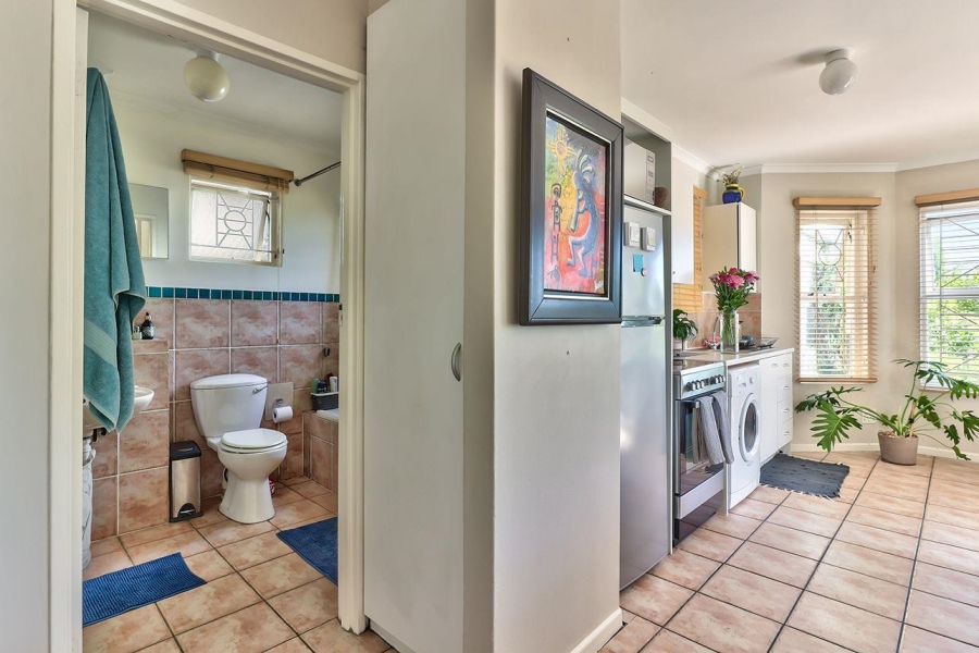 1 Bedroom Property for Sale in Vredehoek Western Cape